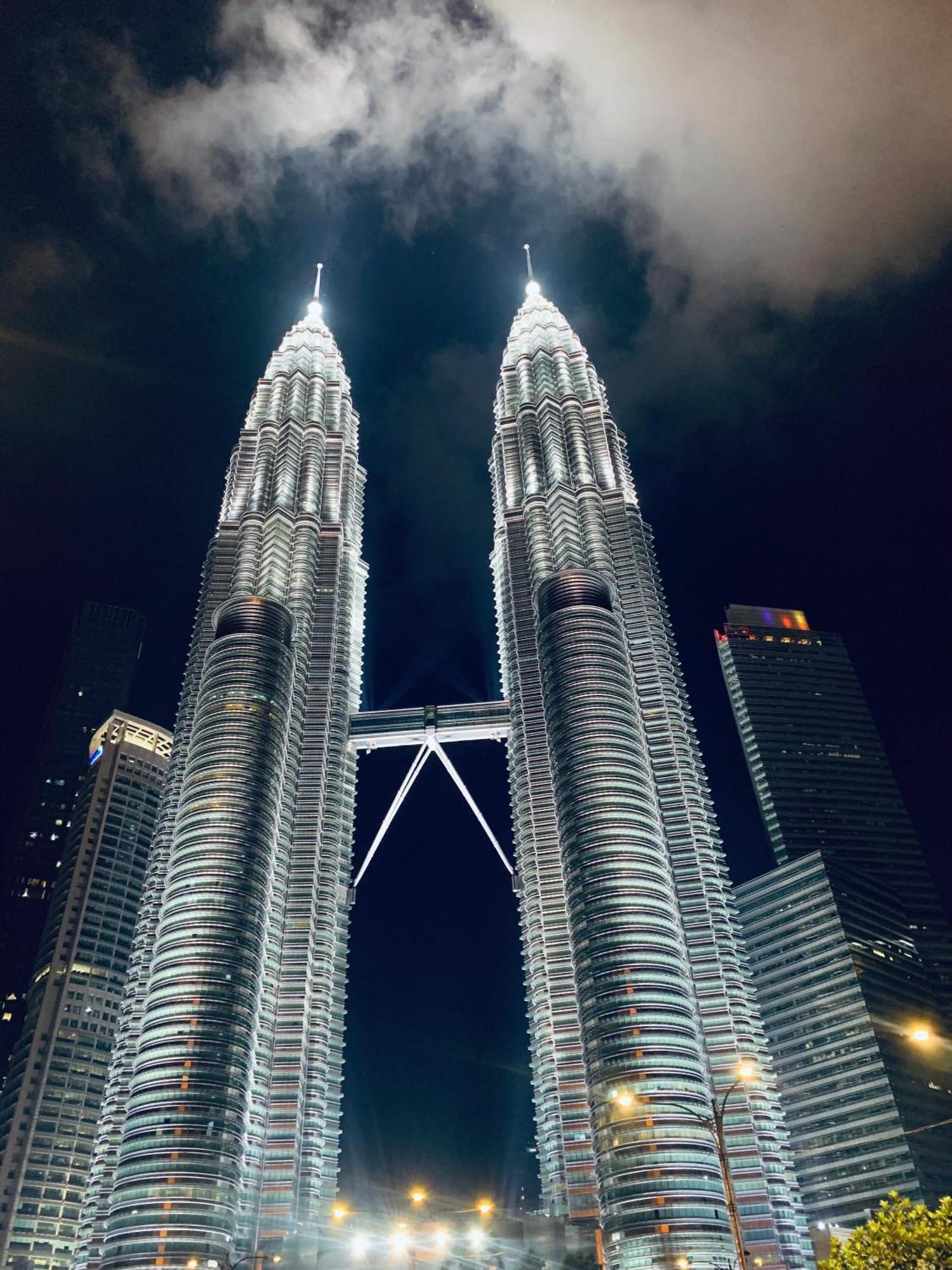 קואלה לומפור Scarletz Suites Klcc By Gc Luxury Suites מראה חיצוני תמונה