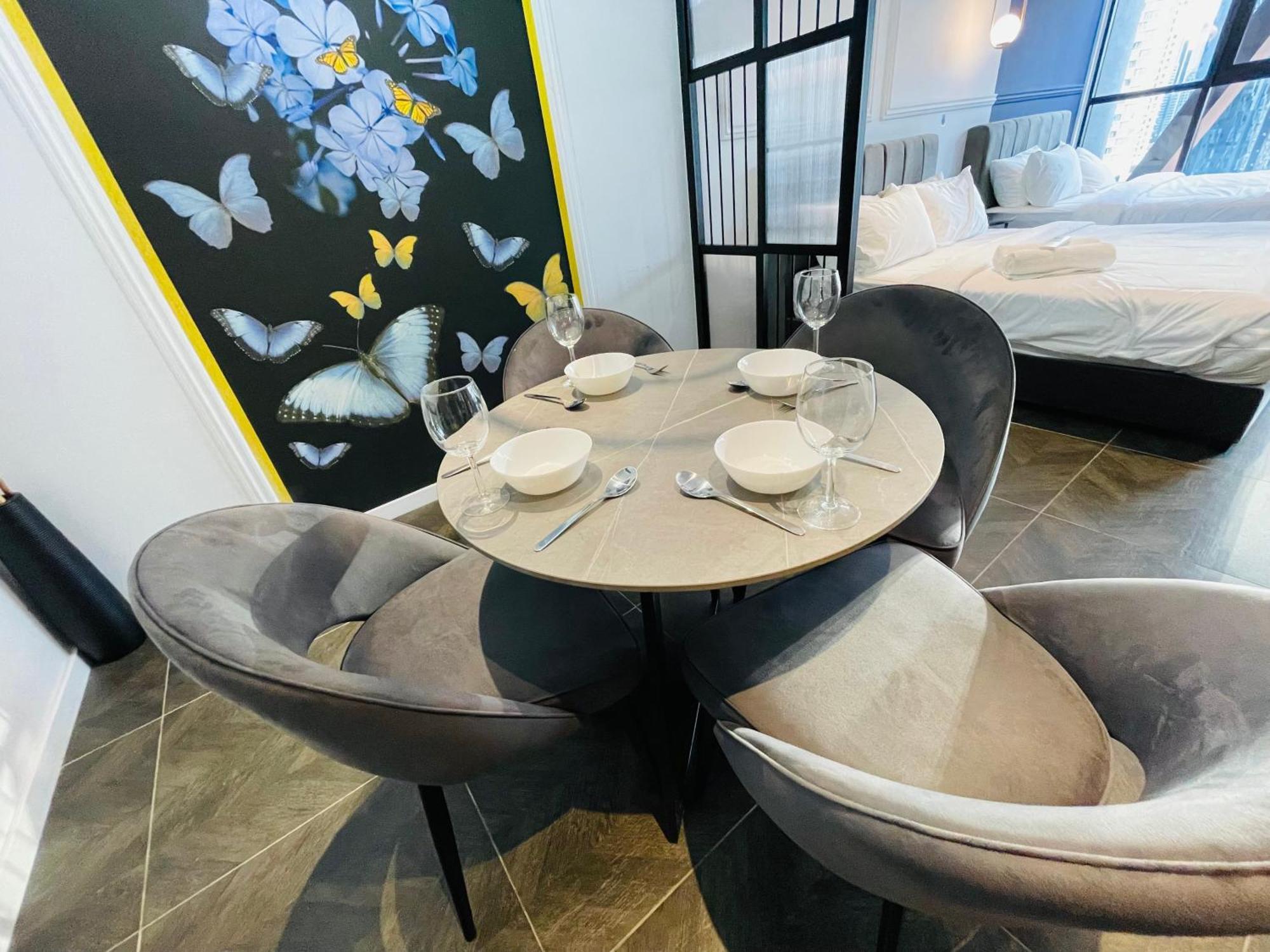 קואלה לומפור Scarletz Suites Klcc By Gc Luxury Suites מראה חיצוני תמונה